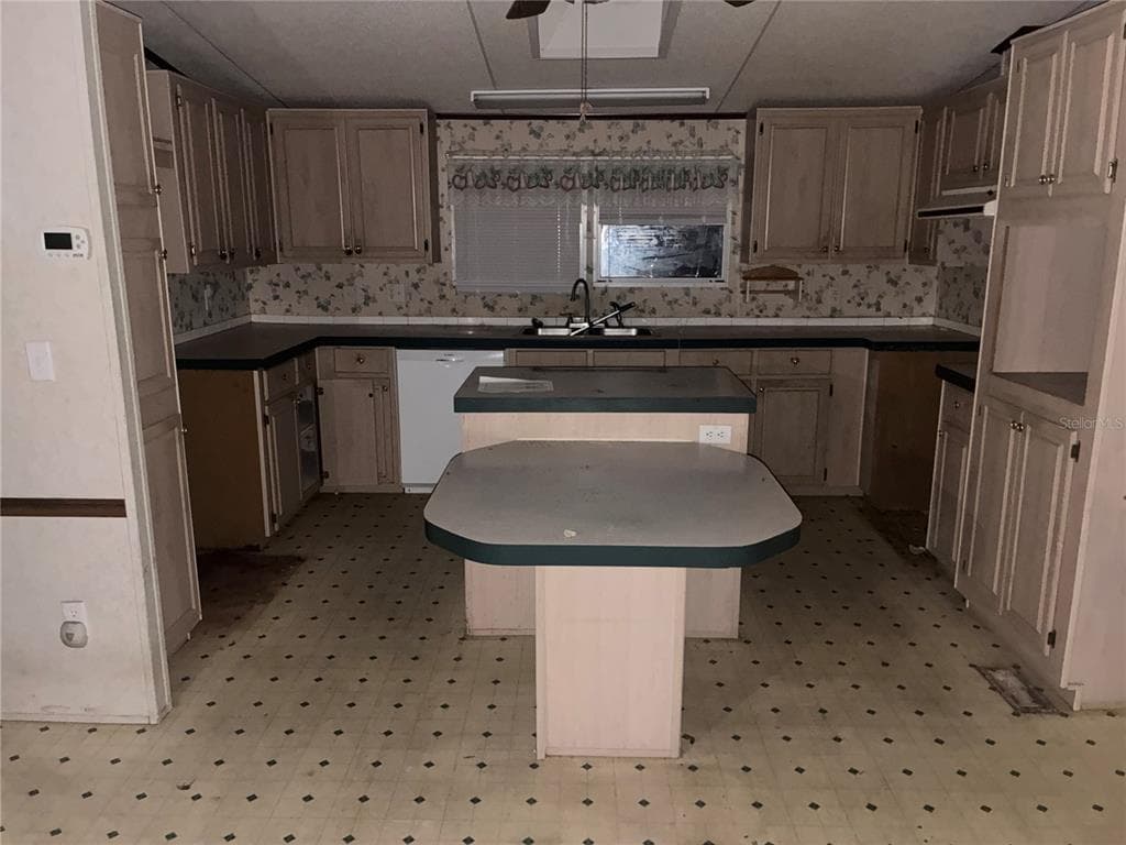 55616 LEE STREET photo 3