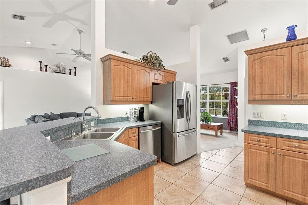 252 DENVER DRIVE photo 22