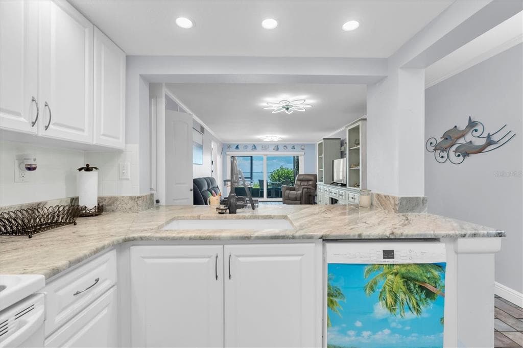 6372 PALMA DEL MAR BOULEVARD S 111 photo 12