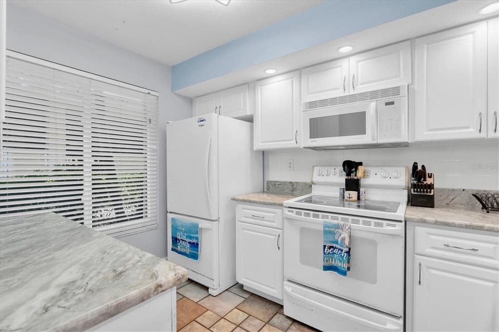 6372 PALMA DEL MAR BOULEVARD S 111 photo 11