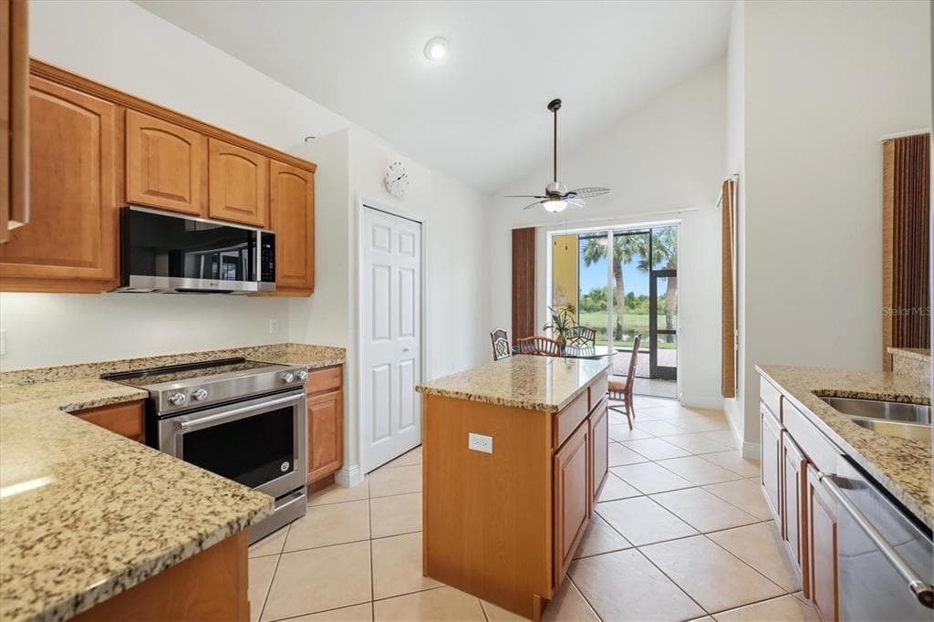 23901 WAVERLY CIRCLE photo 19