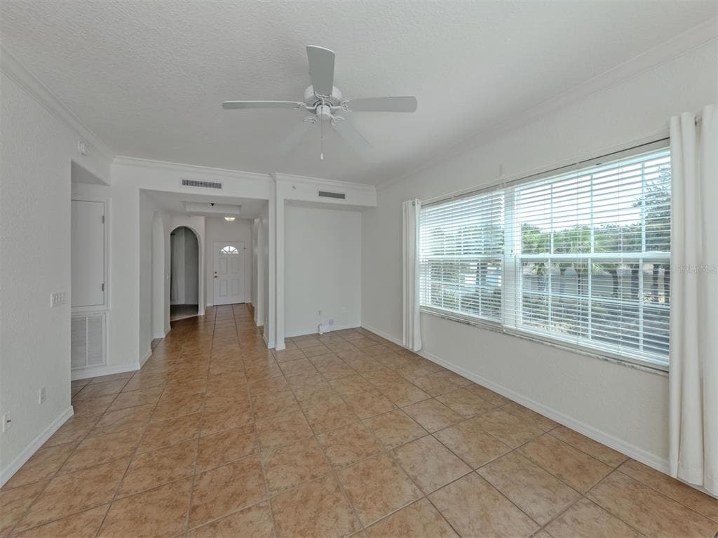700 GARDENS EDGE DRIVE 721 photo 3