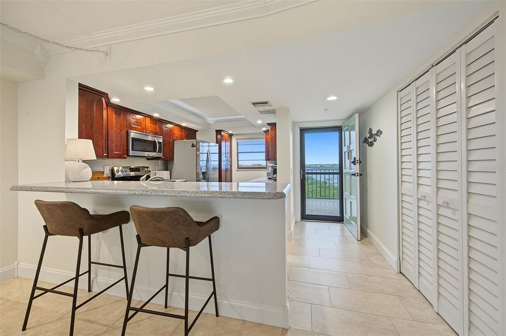 19531 GULF BOULEVARD 604 photo 16
