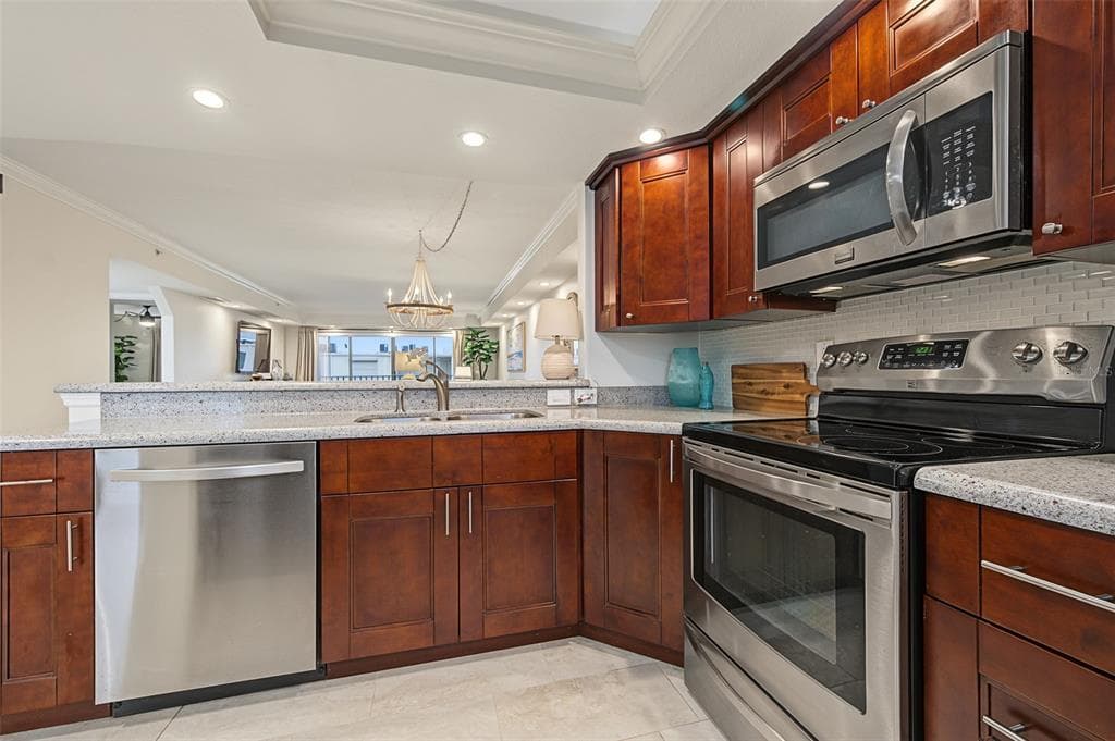 19531 GULF BOULEVARD 604 photo 19