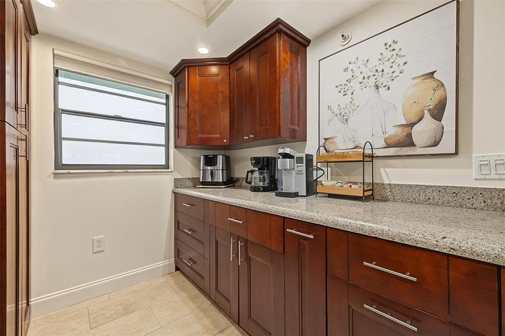 19531 GULF BOULEVARD 604 photo 21