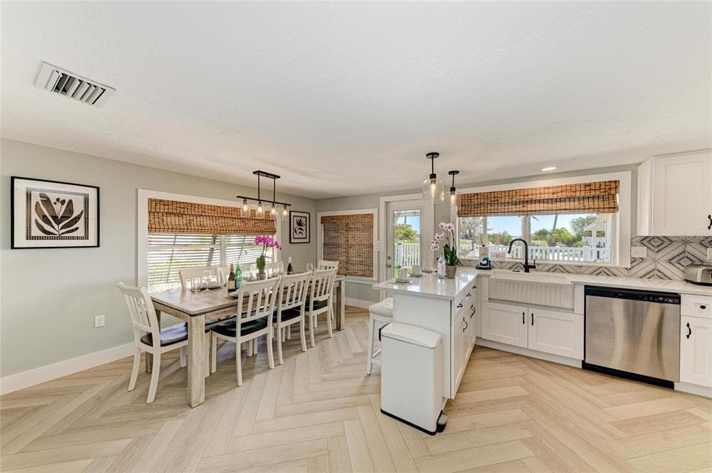 12204 45TH AVENUE DRIVE W photo 13