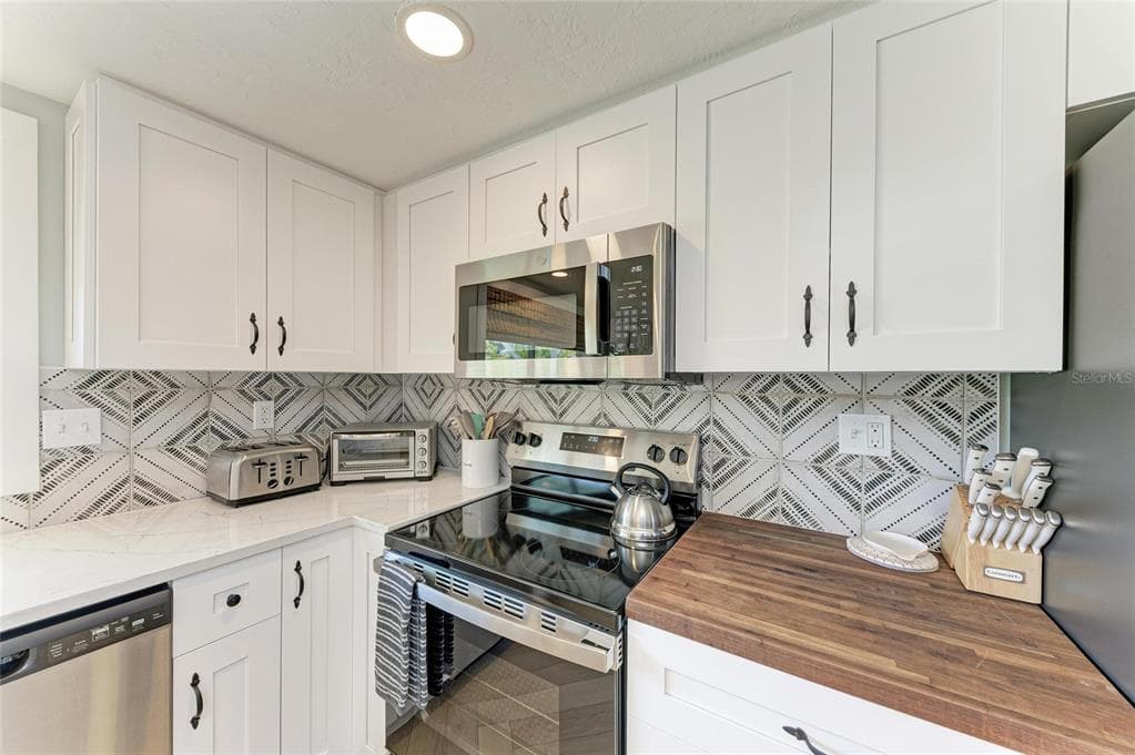12204 45TH AVENUE DRIVE W photo 17