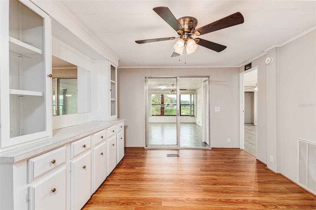 2055 S FLORAL AVENUE 224 photo 12