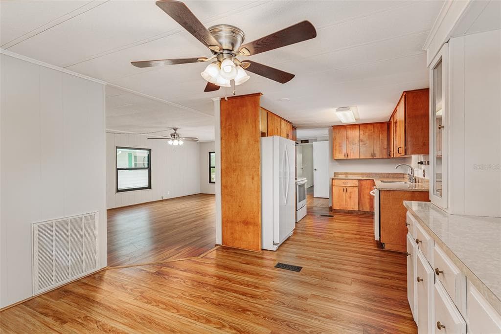 2055 S FLORAL AVENUE #224 4