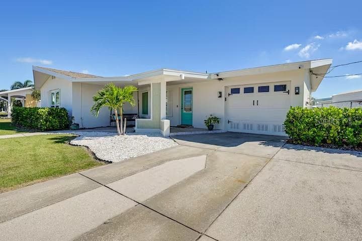 924 ARLINGTON ROAD photo 2