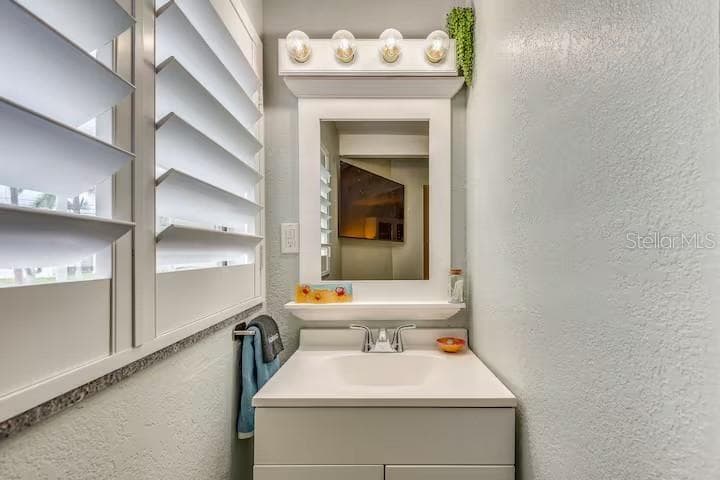 924 ARLINGTON ROAD photo 18