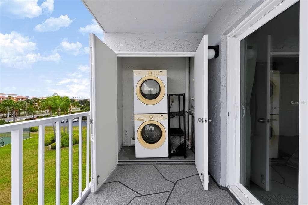 719 PINELLAS BAYWAY S 311 photo 23