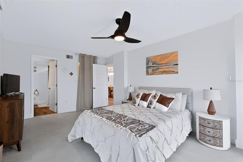 719 PINELLAS BAYWAY S 311 photo 16
