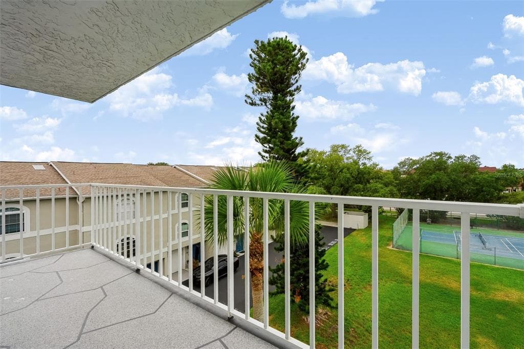 719 PINELLAS BAYWAY S 311 photo 22