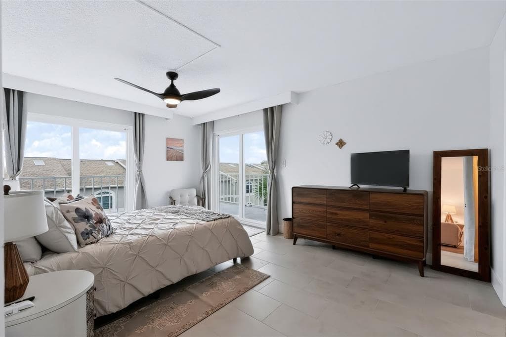 719 PINELLAS BAYWAY S 311 photo 15