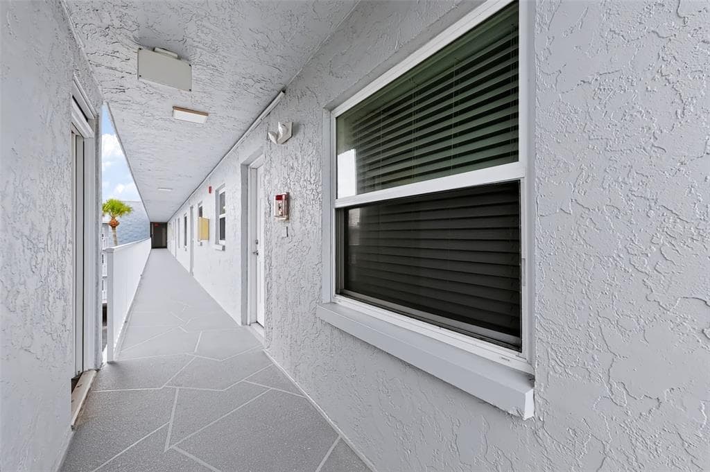 719 PINELLAS BAYWAY S 311 photo 25