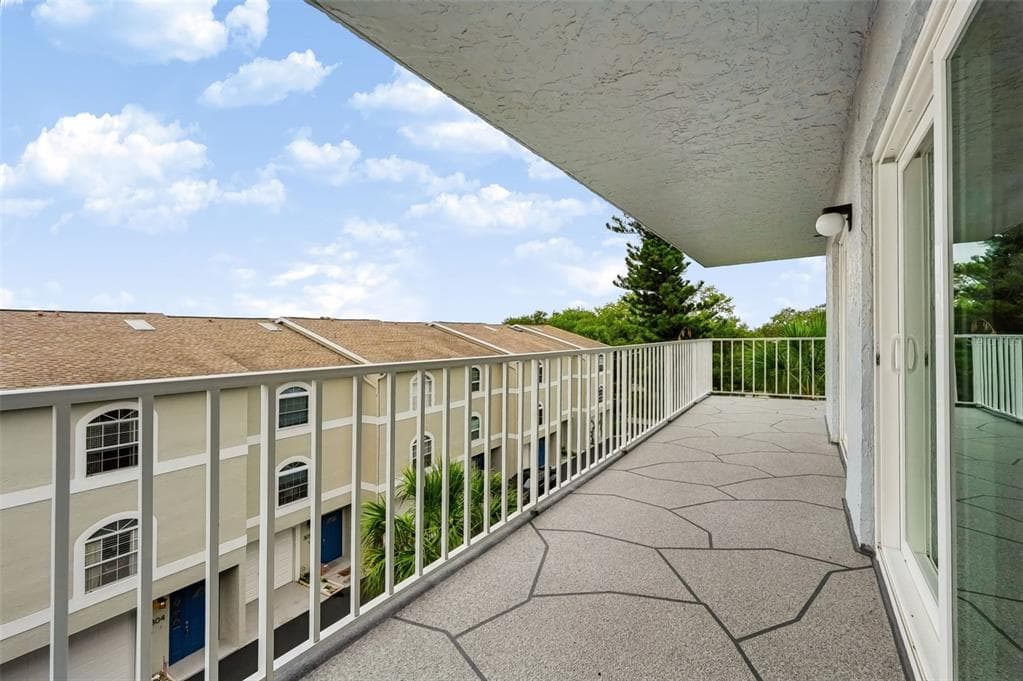 719 PINELLAS BAYWAY S 311 photo 21