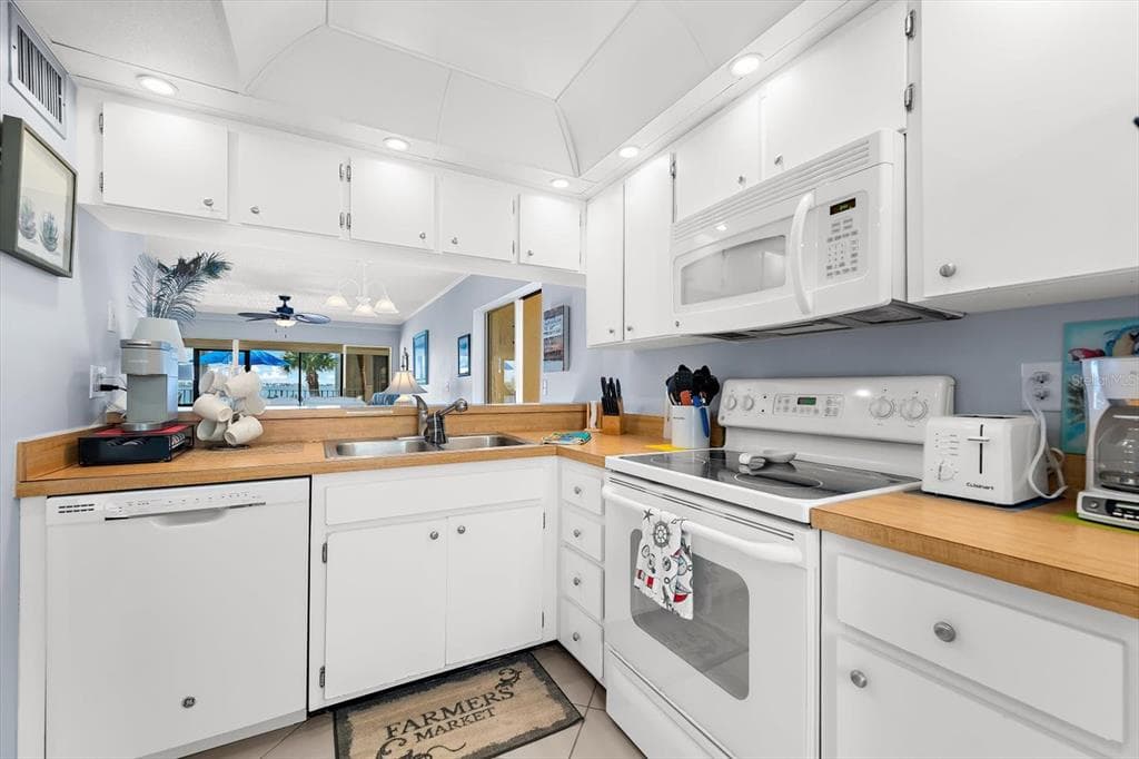 1551 BEACH ROAD 207 photo 6