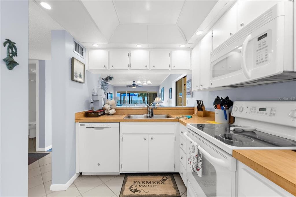 1551 BEACH ROAD 207 photo 7