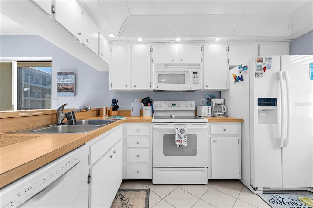 1551 BEACH ROAD 207 photo 5