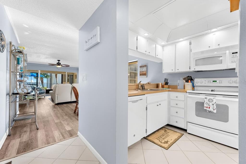 1551 BEACH ROAD 207 photo 8