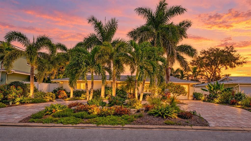 4907 CORAL BOULEVARD 2