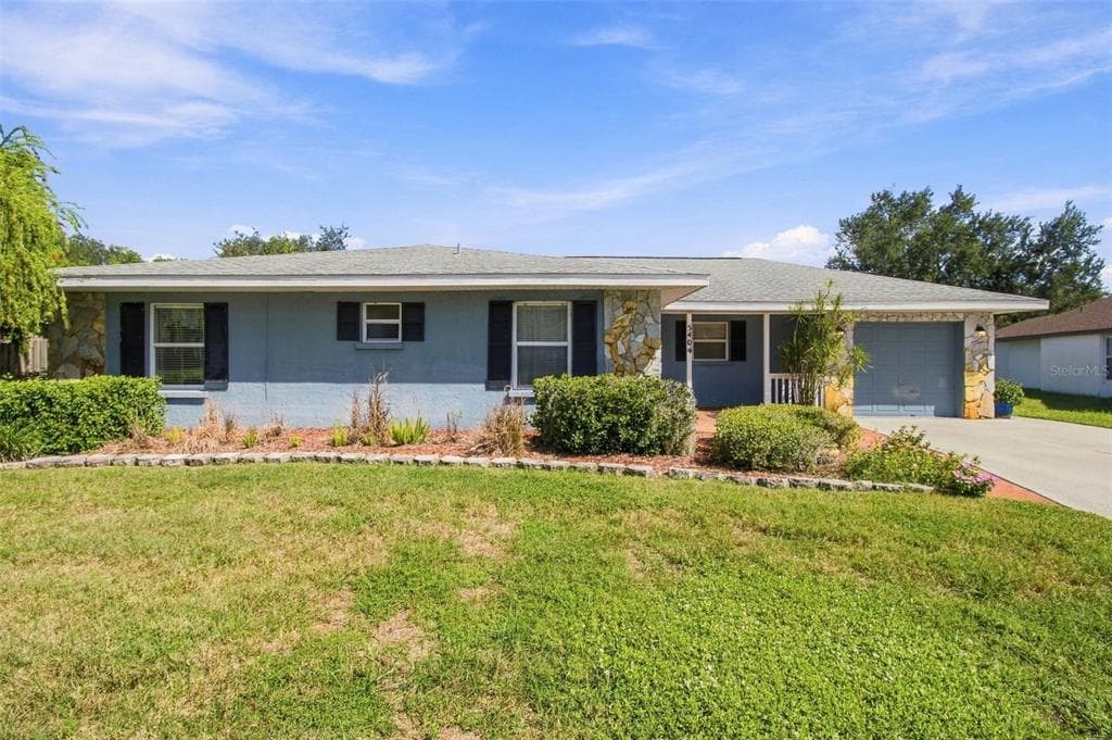 5404 80TH AVENUE CIRCLE E photo 3