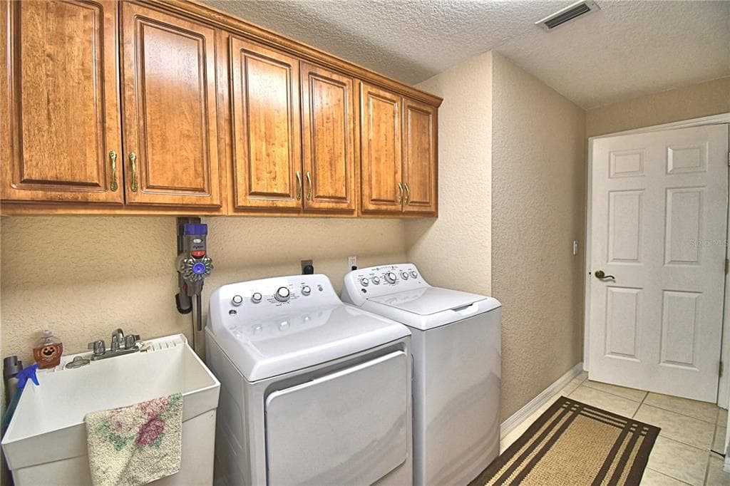 2391 S LAKE REEDY BOULEVARD photo 19