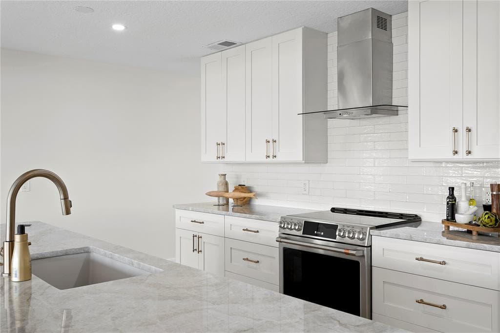 11625 6TH STREET E photo 11