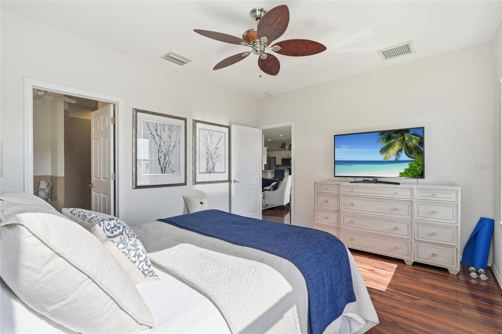 8631 LAKE FRONT COURT photo 16
