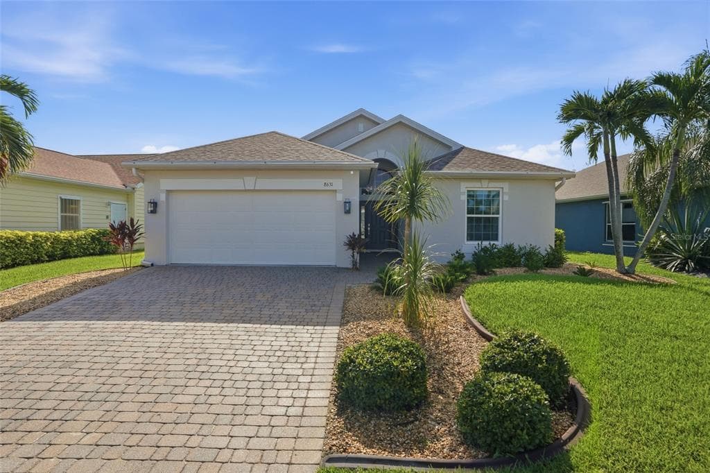8631 LAKE FRONT COURT photo 1