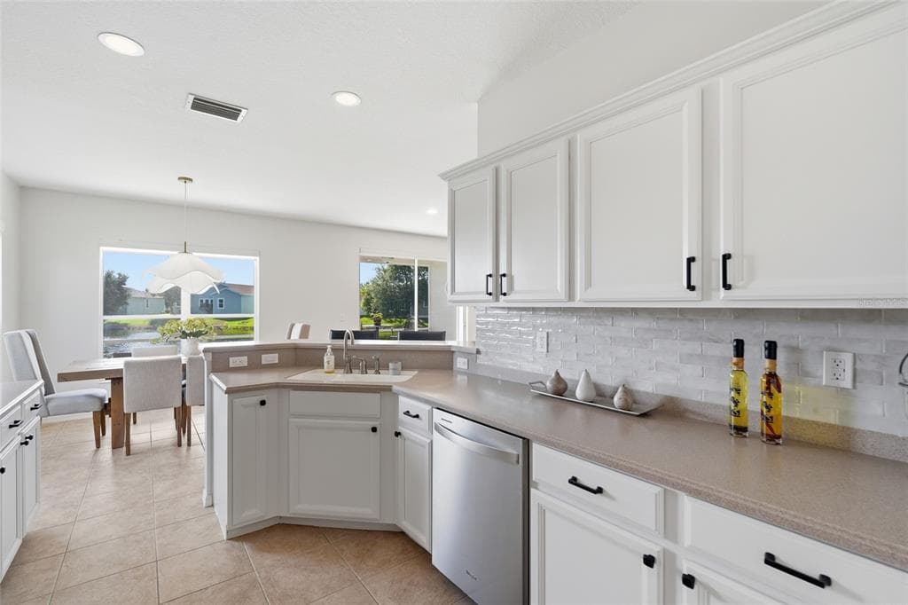 8631 LAKE FRONT COURT photo 10