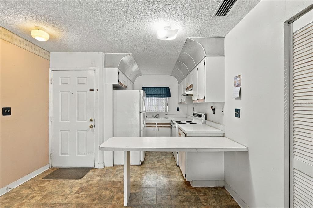 313 DIRKSEN DRIVE F13 photo 13