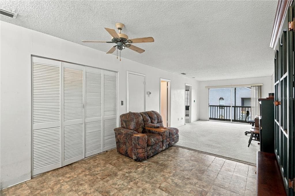 313 DIRKSEN DRIVE F13 photo 7