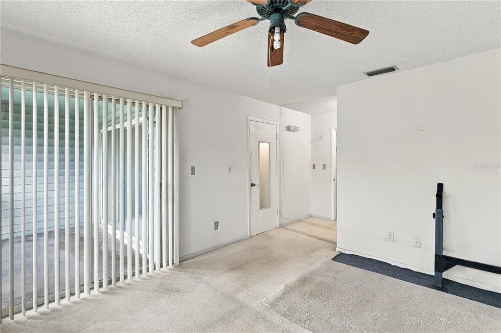 313 DIRKSEN DRIVE F13 photo 19