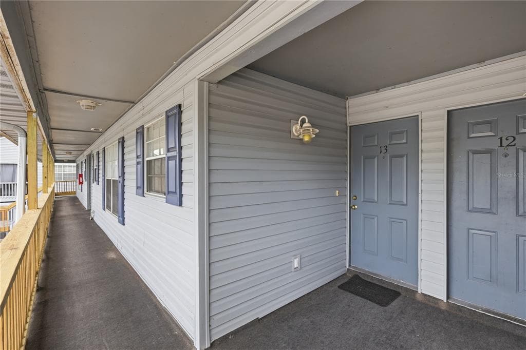 313 DIRKSEN DRIVE #F13 4