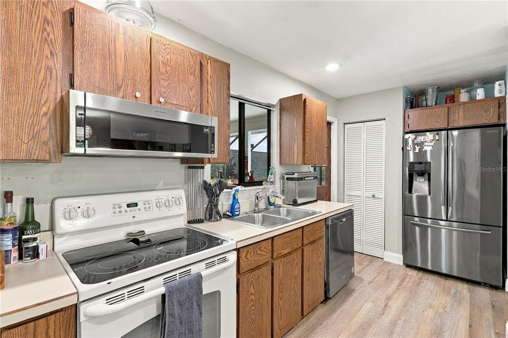 92 FOSTER LANE photo 13