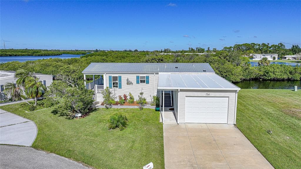 734 BLACKBURN BOULEVARD photo 3