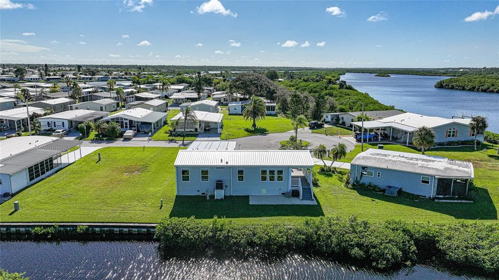 734 BLACKBURN BOULEVARD photo 4