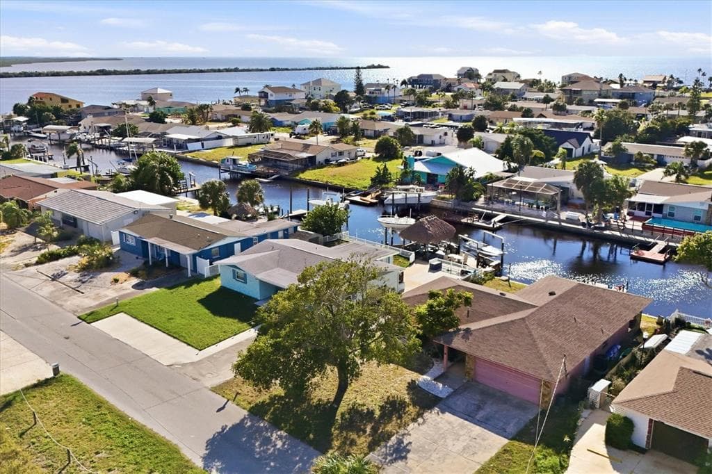 13625 VERONICA DRIVE photo 1