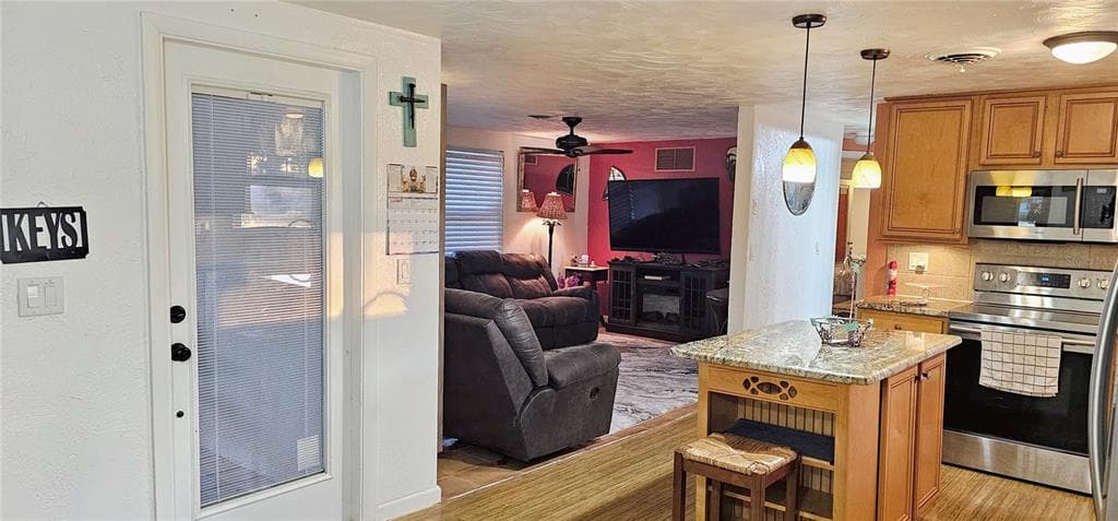 1120 LAMPP DRIVE photo 3