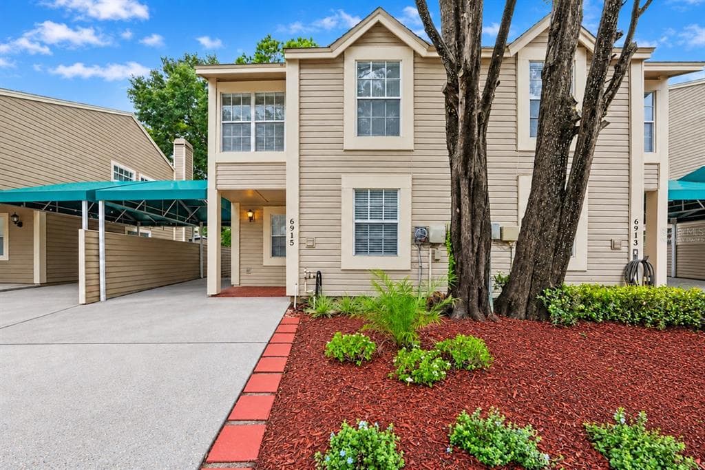 6915 LAKEVIEW COURT photo 2