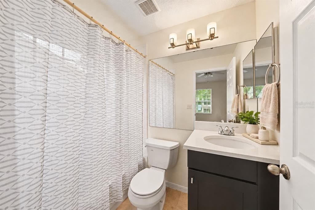 6915 LAKEVIEW COURT photo 12