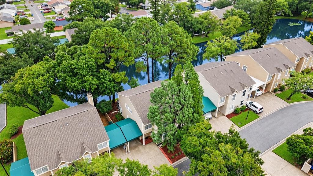 6915 LAKEVIEW COURT photo 19
