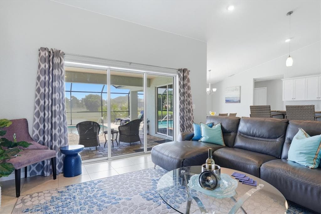 1087 ROTONDA CIRCLE photo 13
