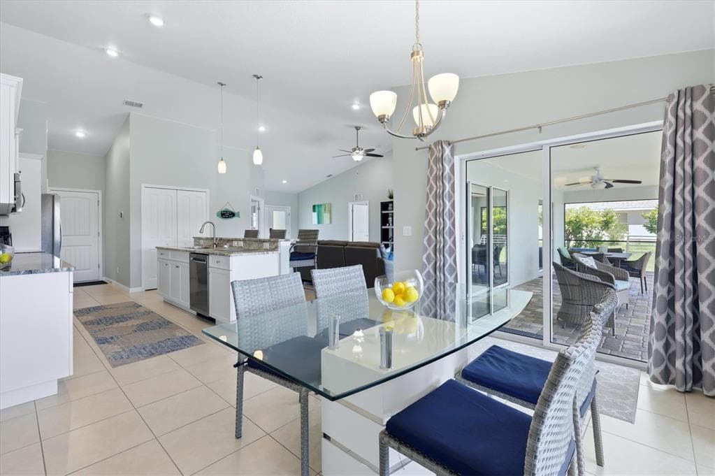 1087 ROTONDA CIRCLE photo 17