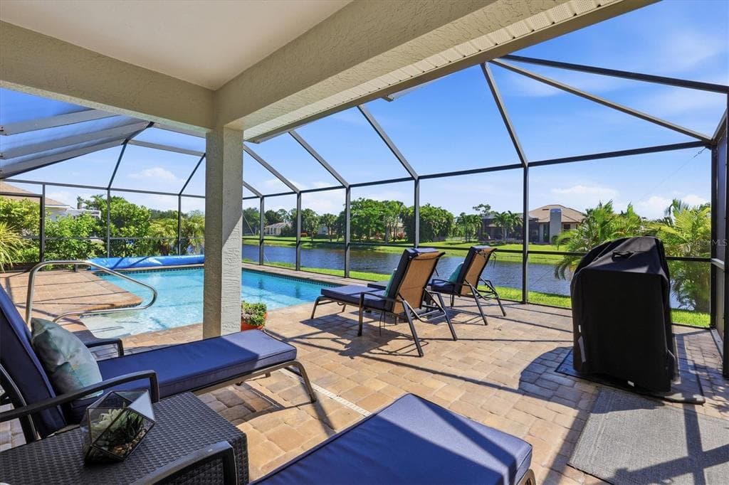 1087 ROTONDA CIRCLE photo 1