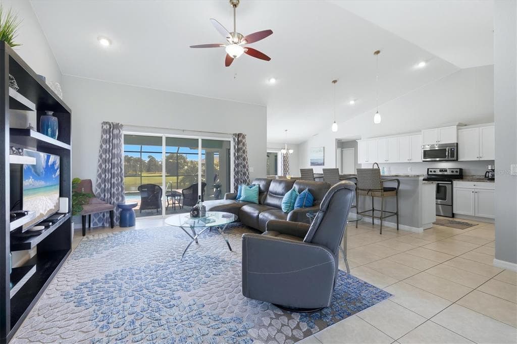 1087 ROTONDA CIRCLE photo 11