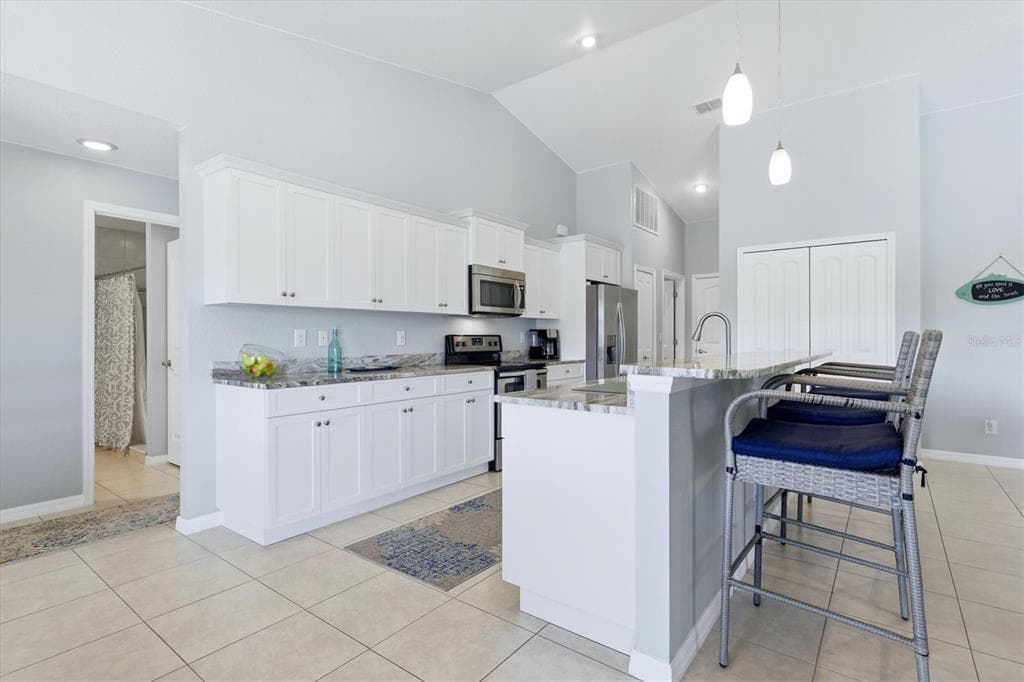 1087 ROTONDA CIRCLE photo 19