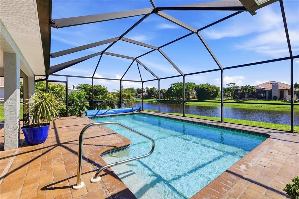 1087 ROTONDA CIRCLE photo 8